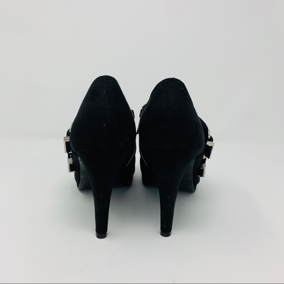 Kelly & Katie Buckled Bootie, Size 10 - Picture 4 of 5